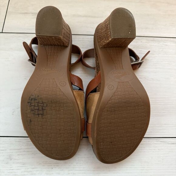 Dansko Dominique T-Strap Leather Heels Womens 39 Brown Strappy Sandals Wood Heel - Picture 9 of 10